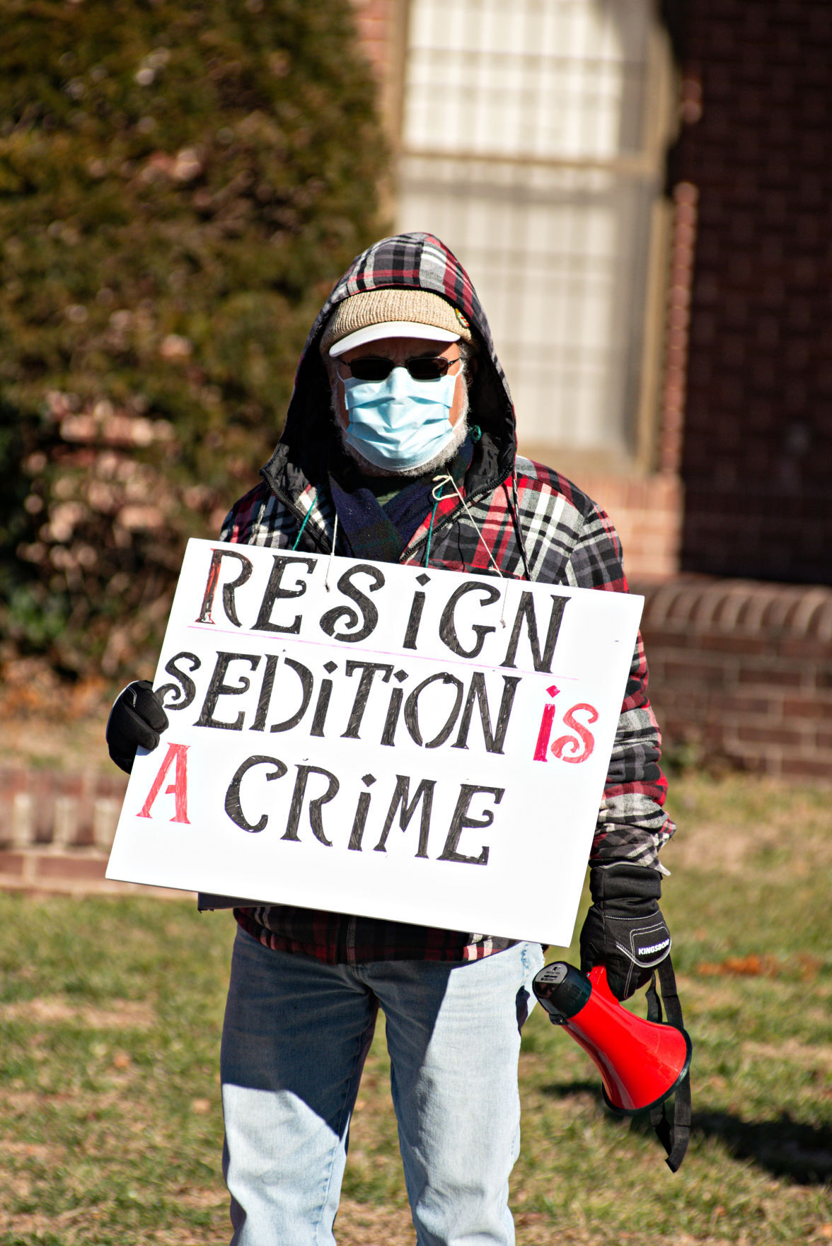 011021_nws_vandrewprotest
